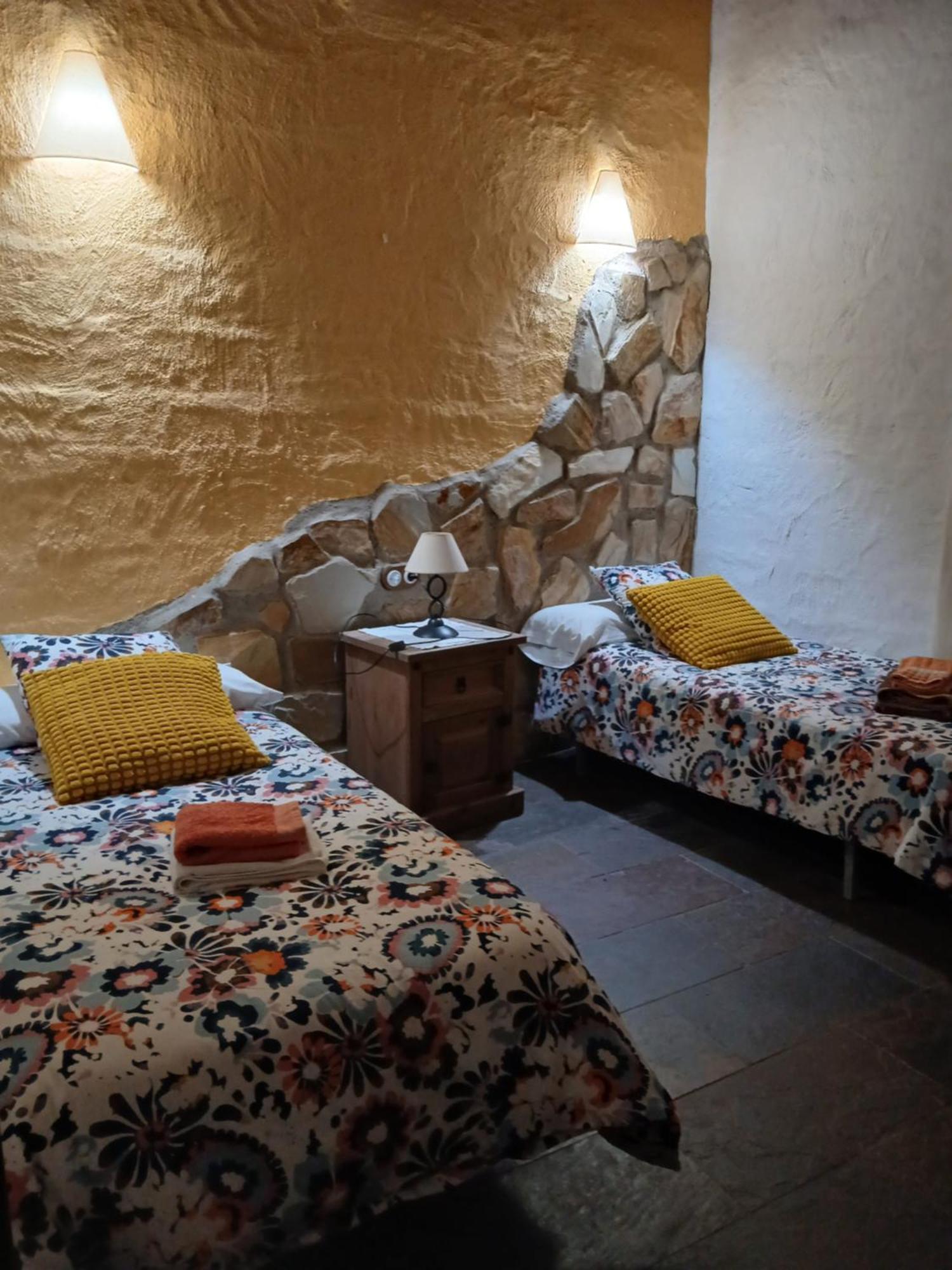 Mirador De Fuentes Guest House Fuentes De Leon ห้อง รูปภาพ