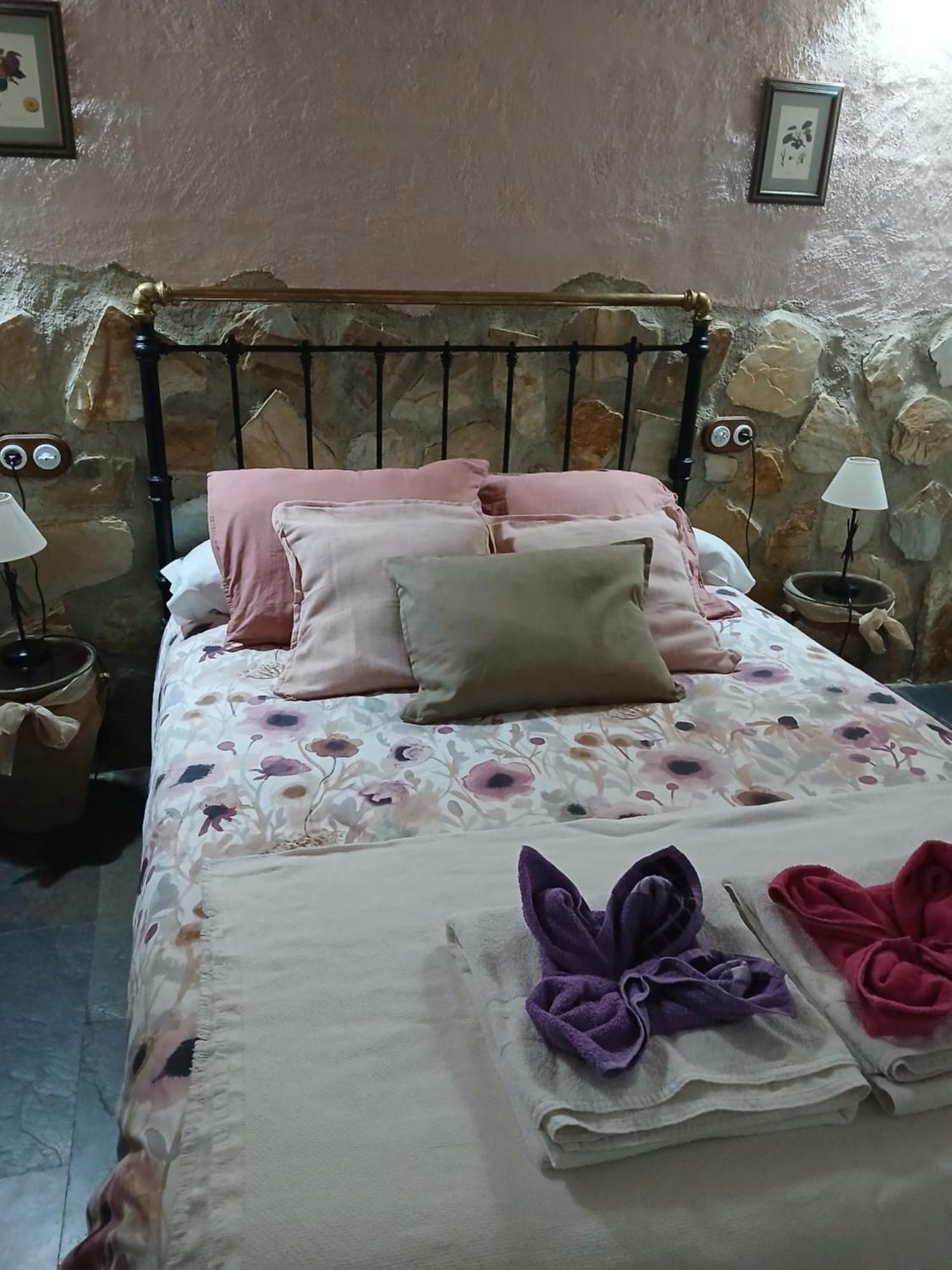 Mirador De Fuentes Guest House Fuentes De Leon ห้อง รูปภาพ